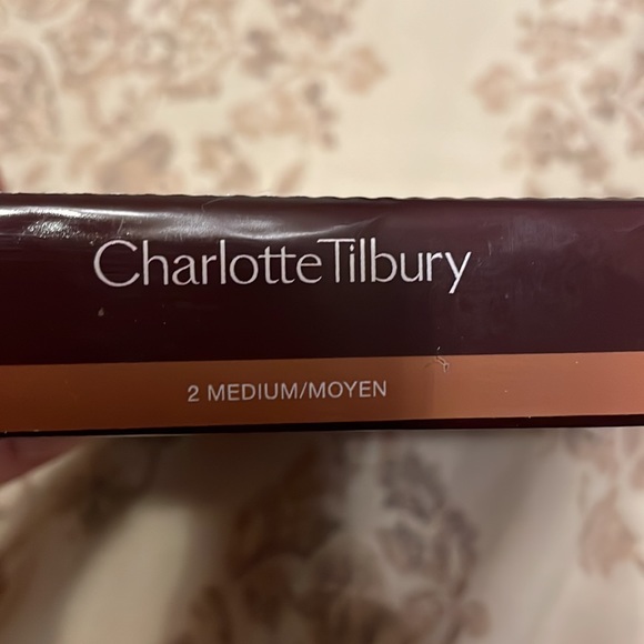 NEW Charlotte Tilbury Airbrush bronzer refillable in medium - Picture 3 of 3